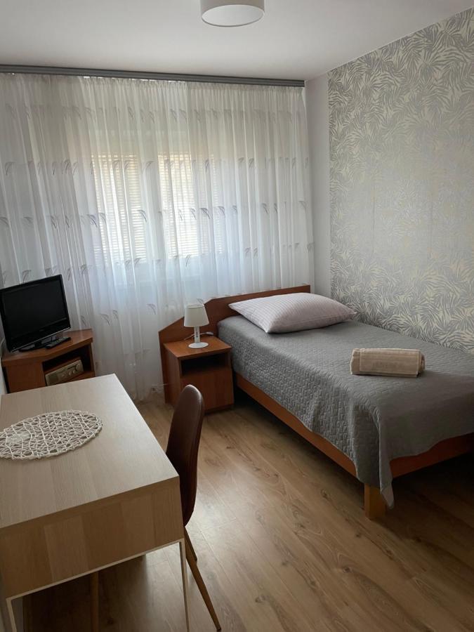 Pokoje Goscinne O-Es-Ha Varsóvia Exterior foto