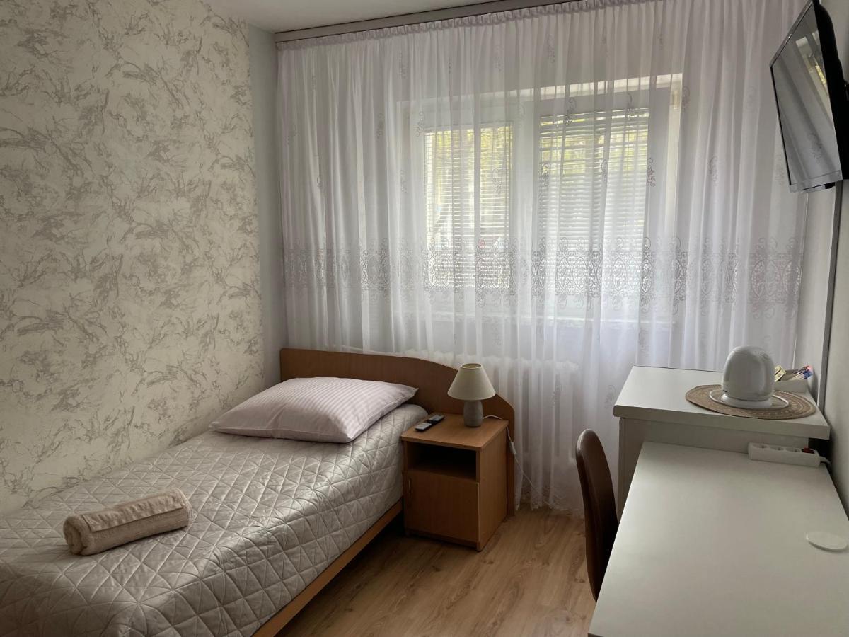 Pokoje Goscinne O-Es-Ha Varsóvia Exterior foto