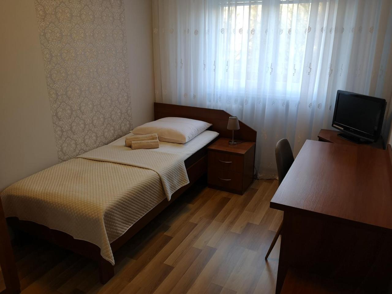 Pokoje Goscinne O-Es-Ha Varsóvia Exterior foto